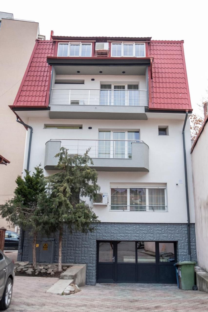 Отель Casa Gabriela Бухарест Экстерьер фото